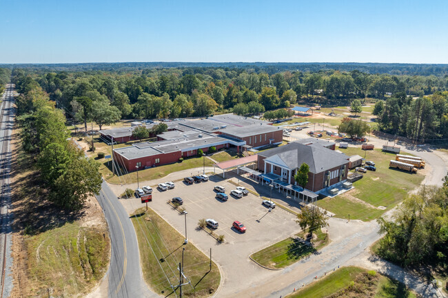 Calhoun Elementary has a peaceful campus surrounded by rural settings.