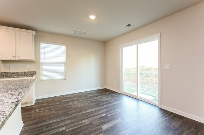 2153 Southlea Dr, Inman, SC 29349 - photo 6