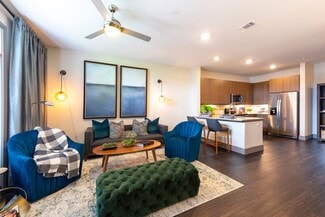 611 Shepherd Dr, Houston, TX 77007