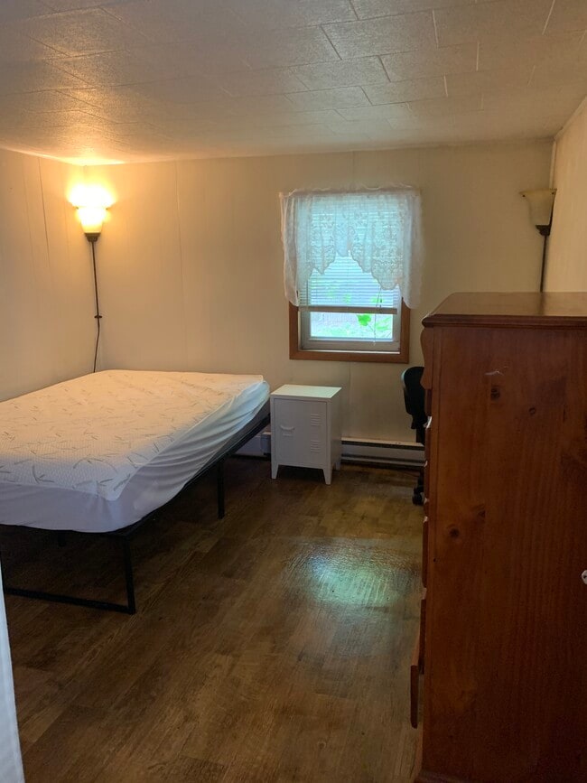 24 Standish St unit 25-26 College Housin, Plattsburgh, NY 12901 - photo 6