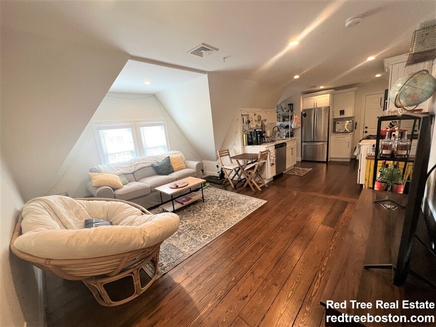 19 Bellevue St unit 3, Waltham, MA 02453 - photo 1