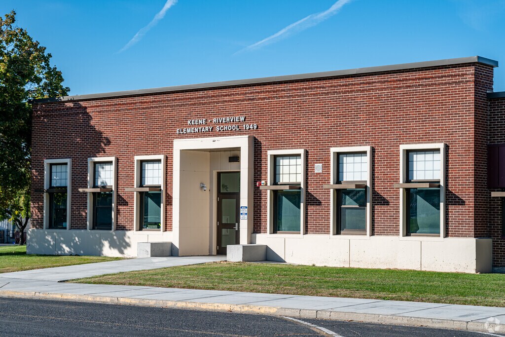 Families love Keene-Riverview Elementary’s strong community spirit.