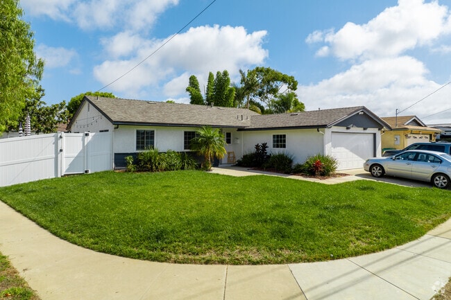The most popular home type in Clairemont Mesa West is mid century ranch.