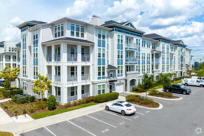 Monterosso Apartments, one of the many apartment communities in the Hunter Creek neighborhood