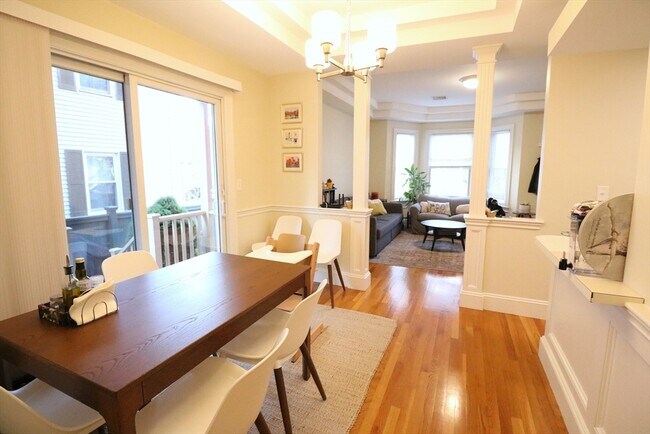 173 Pleasant St unit 1, Cambridge, MA 02139 - photo 2