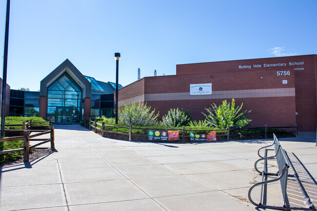 Rolling Hills Elementary School building in Outer Aurora.