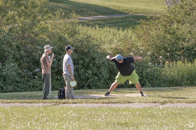 There is Disc Golf at Central Park Superior Wisconsin.