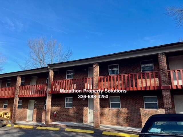 3214 Starlight Dr unit 3214-D, Winston Salem, NC 27107 - photo 1