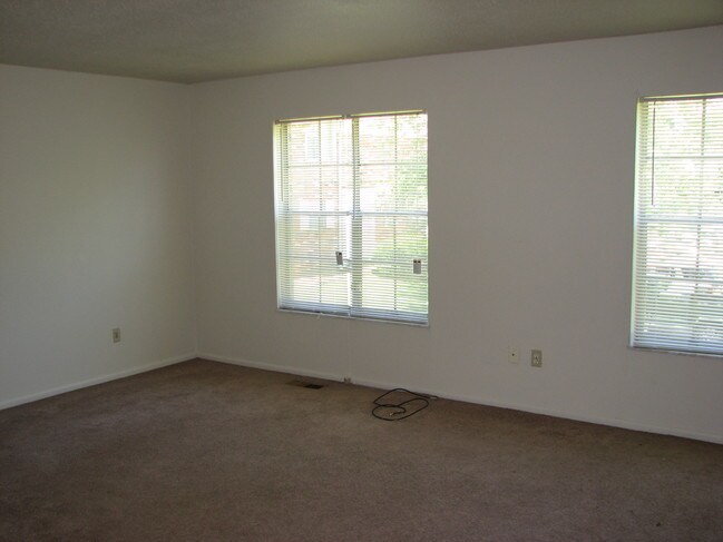 Woodknoll Townhomes, Saint Louis, MO 63136 - photo 4