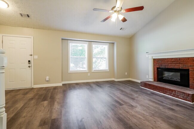 350 Paris Dr, Lawrenceville, GA 30043 - photo 6