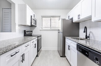 165 Thousand Oaks Dr, Atlantic Highlands, NJ 07716