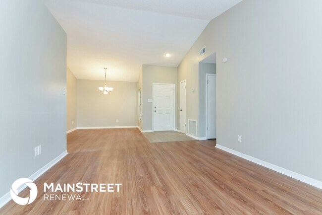 13210 Silvercreek Dr, Riverview, FL 33579 - photo 5