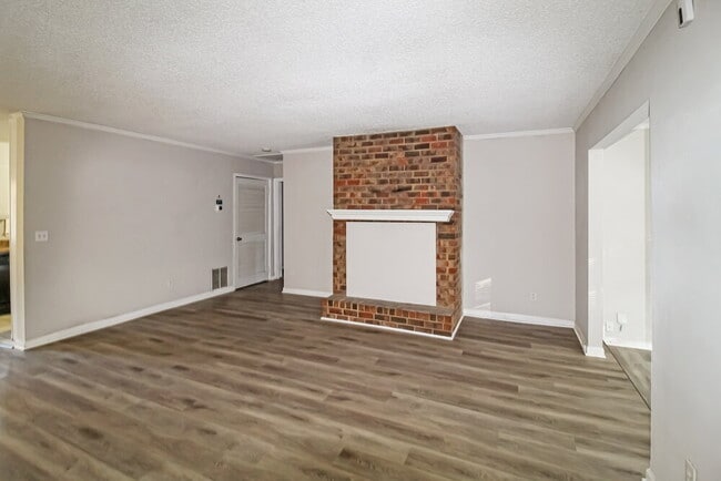 5657 Estates Ct, Norcross, GA 30093 - photo 5