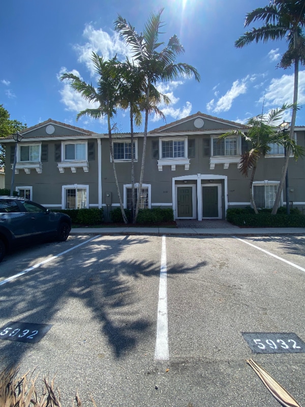5932 Manchester Way, Tamarac, FL 33321