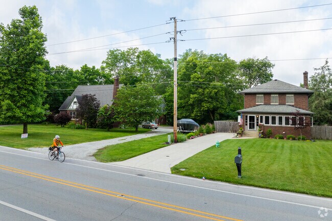 Marian Cold Springs homes have 1950s architectural styles and spacious lots.