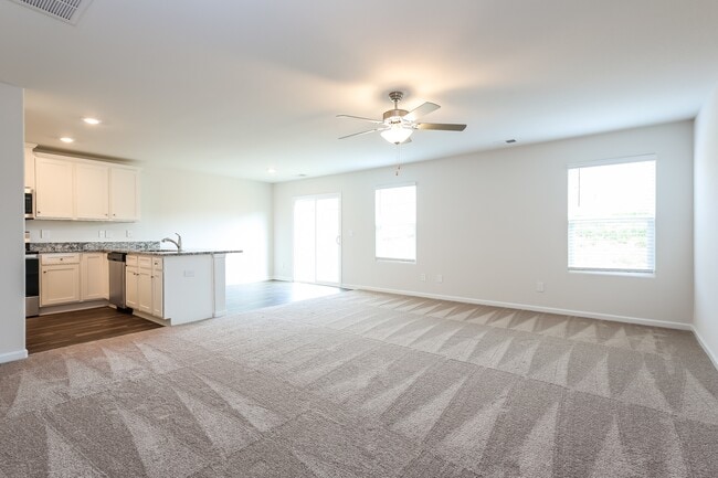 2199 Southlea Dr, Inman, SC 29349 - photo 4