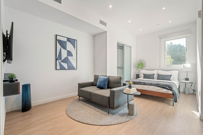 8820 Belford Ave unit 1013, Los Angeles, CA 90045 - photo 2