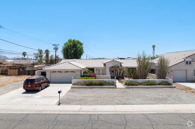Parker’s ranch-style homes with Mediterranean touches offer warmth and timeless curb appeal.