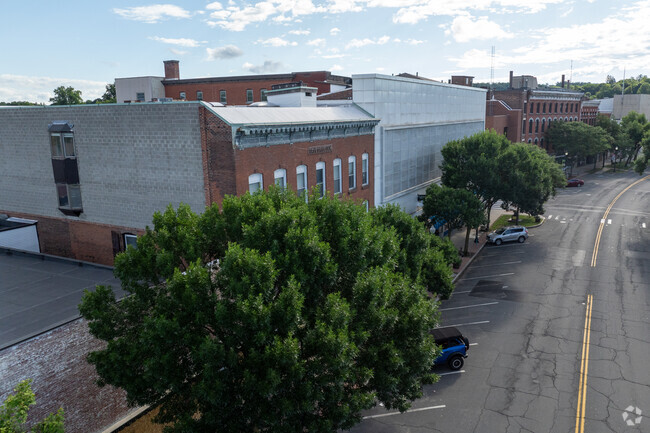 Greenfield Commonwealth Virtual School is located in Greenfield, MA.