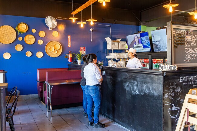 Discover bold flavors and fresh ingredients at Yummy House in South Sioux City.