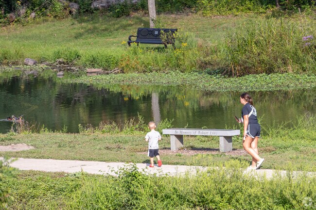 Washington Park borders Historic 
West Side, the largest park in the city.