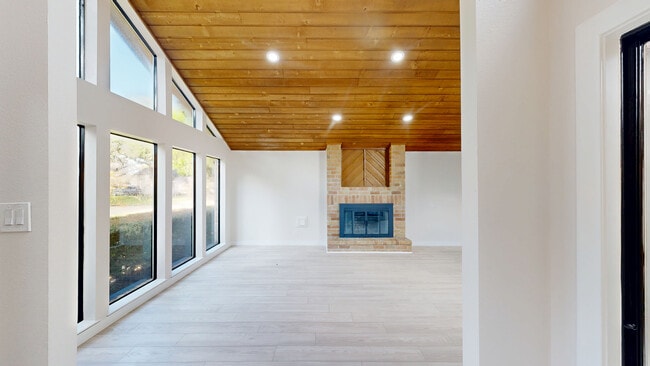 3010 Manila Ln, Houston, TX 77043 - photo 2