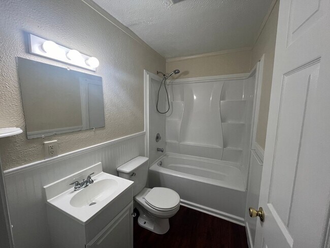 829 E 32nd St unit B, Savannah, GA 31401 - photo 6