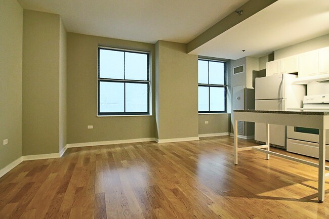 188 W Randolph St, Chicago, IL 60601 - photo 2