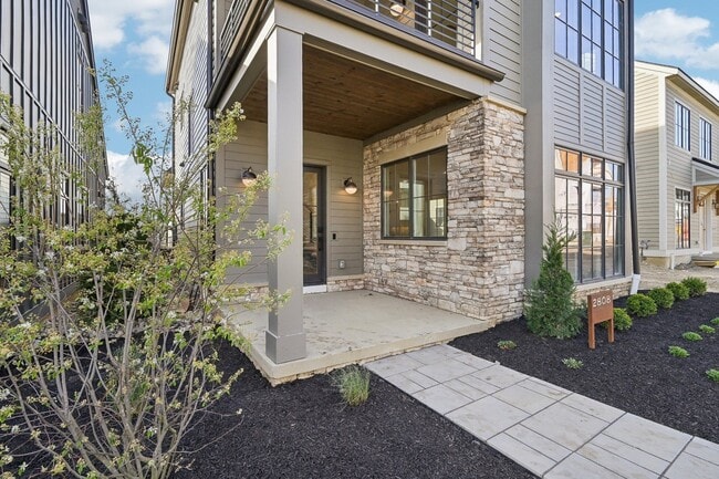 2808 Kobuk Dr, Columbus, OH 43228 - photo 6