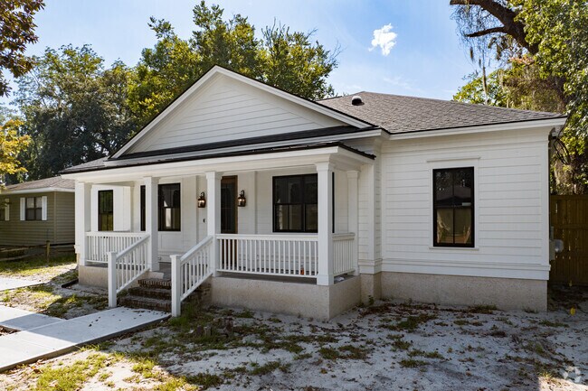 New construction can be seen spread throughout Oakland Park-Northgate-Eastgate.