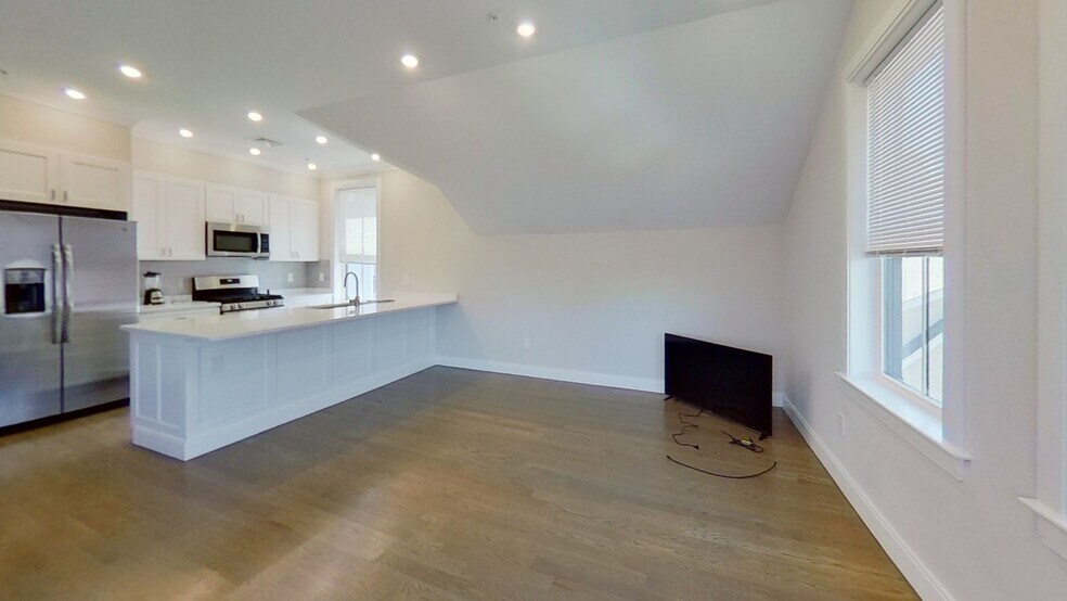 81 Linden St unit 3, Allston, MA 02134 - photo 1