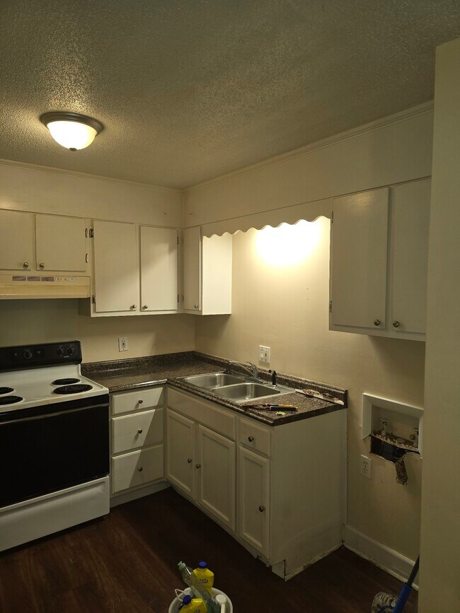 209 Vineland Dr unit 209 Vineland drive, Fayetteville, NC 28306 - photo 7