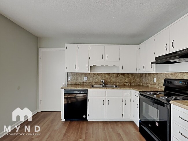 5967 Shane Cir, Pinson, AL 35126 - photo 4