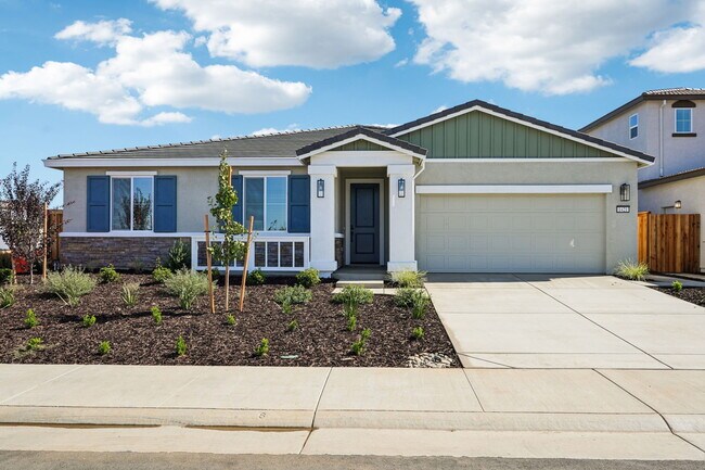 1421 Crispus St, Galt, CA 95632 - photo 2