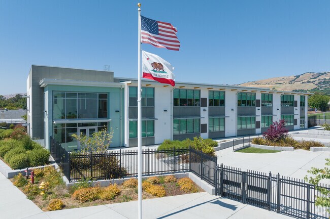 Cedar Grove Elementary School on a sunny day in Hidden Glen, San Jose, California.