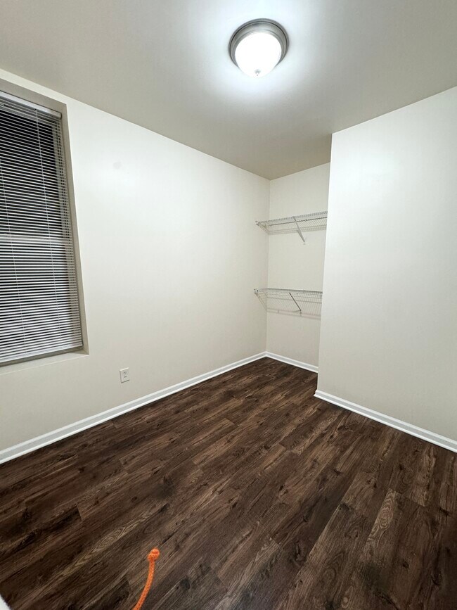 240 W 24th St unit 2R, Chicago, IL 60616 - photo 6