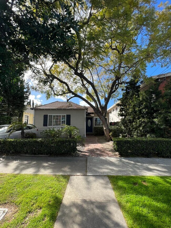 665 Temple Ave, Long Beach, CA 90814