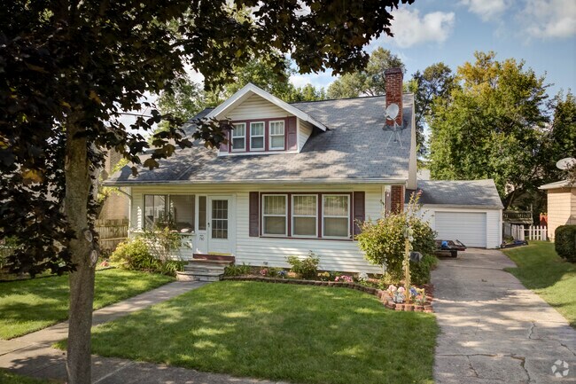 Bungalow-style homes give the Mound neighborhood its warmth and charm.