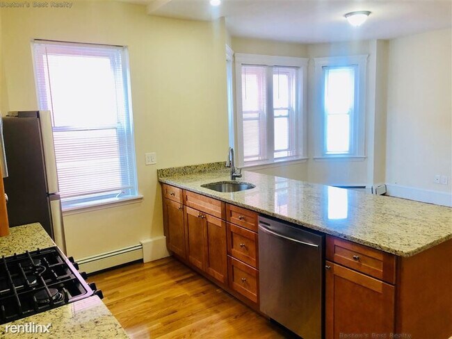 18 Saint Lukes Rd, Allston, MA 02134 - photo 3