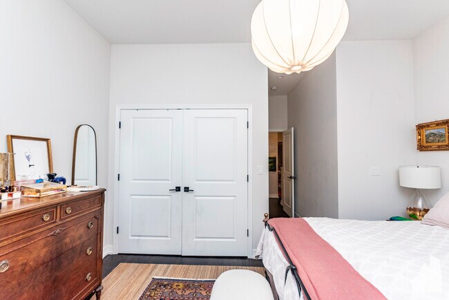 812 S Oakley Blvd unit 2, Chicago, IL 60612 - photo 5