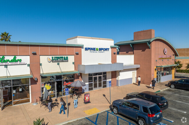 Shopping plazas are just a few minutes away from Oxnard Pacific in College Estates.
