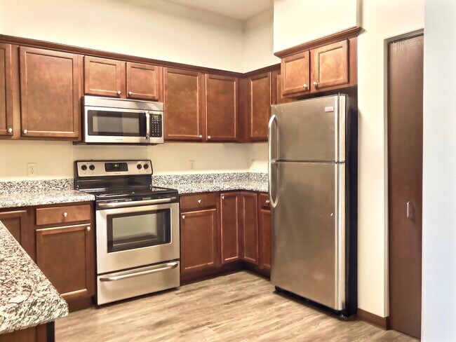 Quail View - 55+, Mitchell, SD 57301 - photo 2