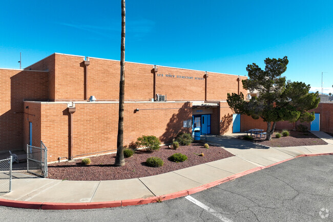 Los Niños Elementary School is part of the Sunnyside District.