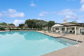 20 Middlesex Cir, Waltham, MA 02452