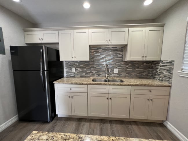 1232 E Live Oak Rd, Schertz, TX 78154 - photo 4