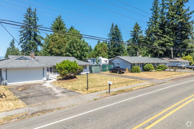 Ranch-style homes in Parkwood offer a blend of spacious living and natural surroundings.