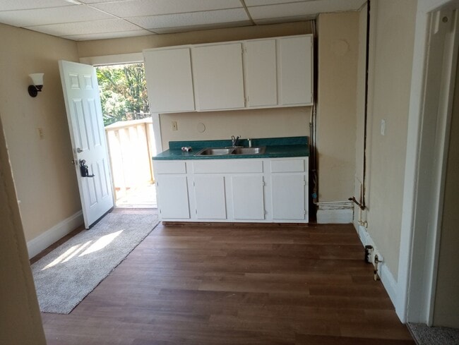 135 Everett St unit Upper, Toledo, OH 43608 - photo 4