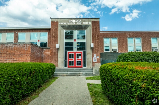 Onteora High School has 413 students 87% of which are at least proficient in math.