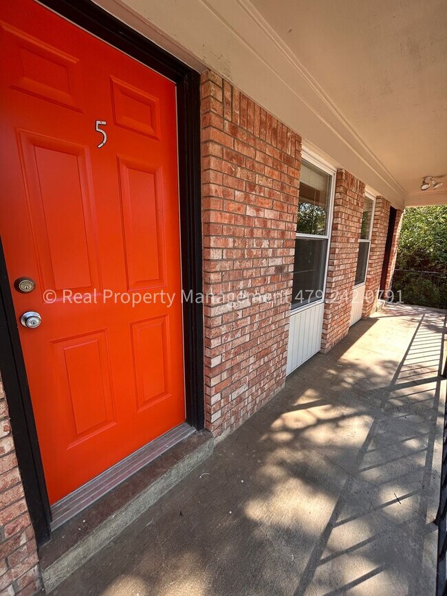 2301 S V St unit 5, Fort Smith, AR 72901 - photo 2