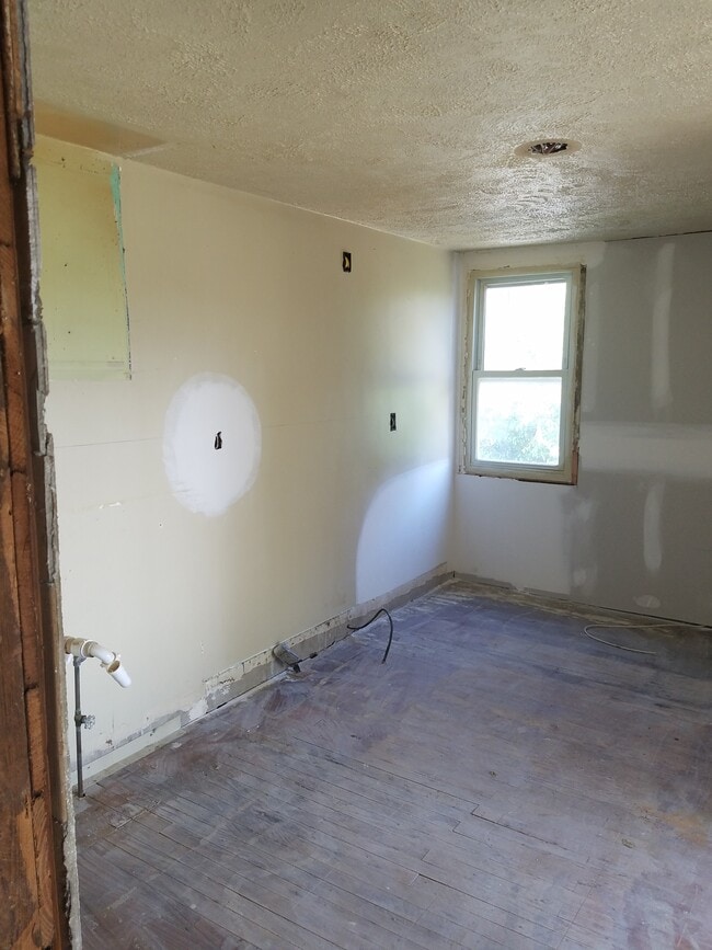 1116 S Main St unit 2, Hampstead, MD 21074 - photo 6